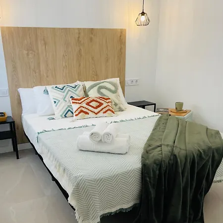 Solaz Malaga, Shared Apartment Buitenkant foto