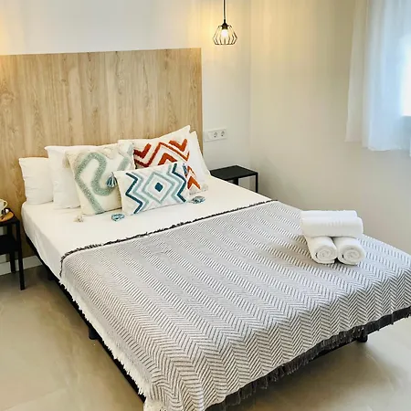 Solaz Malaga, Shared Apartment Buitenkant foto